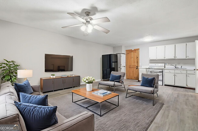 Building Photo - 212 Chandler St Unit 2