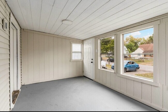 Photo - 1855 Jermain Dr