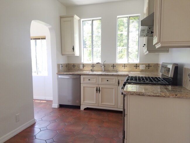 Photo - 1602 S Sierra Bonita Ave