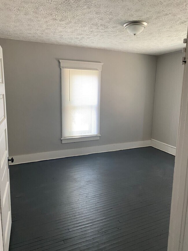 1212(up) Shorb Ave NW Apt # 2