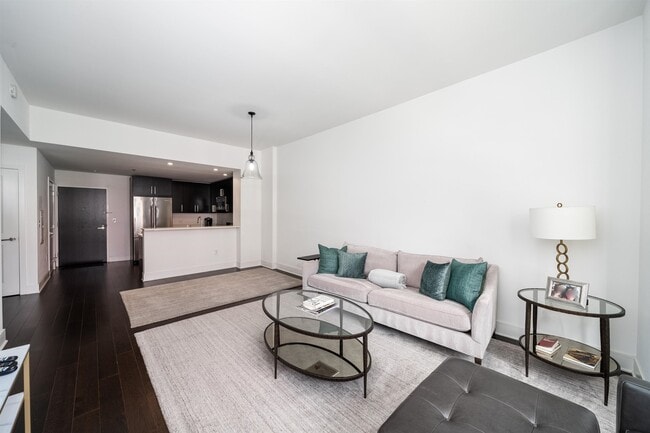 Photo - 1100 Maxwell Ln Unit 335