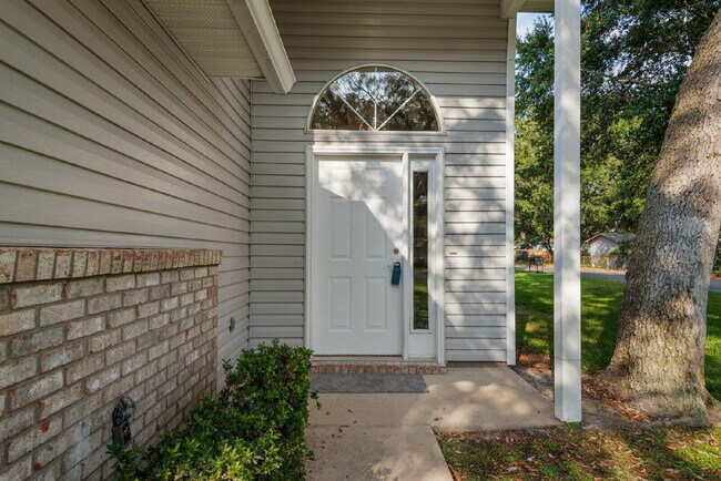 Photo - 212 Tooke St