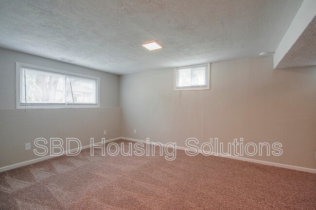 Photo - 300 Concord Cir