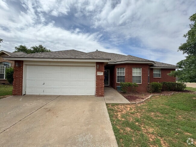 Building Photo - Comfortable & Convenient Living Rental
