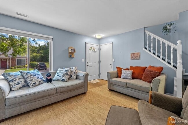 Photo - 1570 Streamwood Ct Unit B8