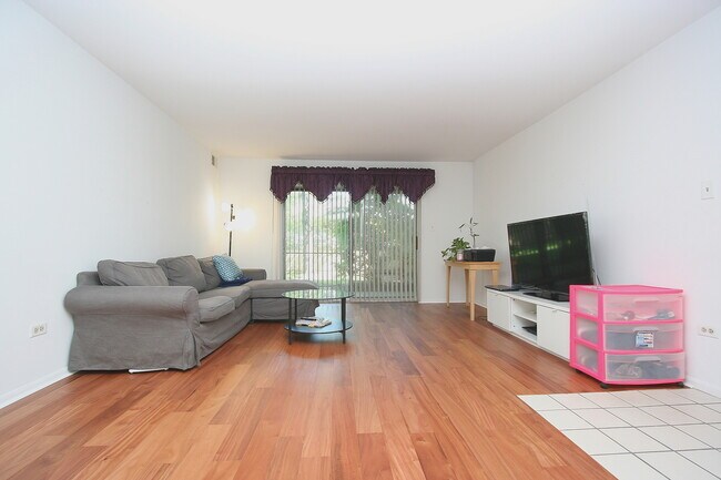 Photo - 6143 Knoll Wood Rd Unit 106