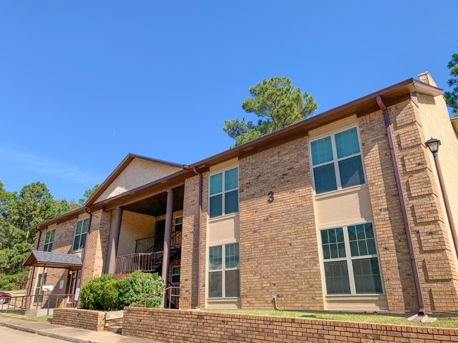 Charleston Square Apartments