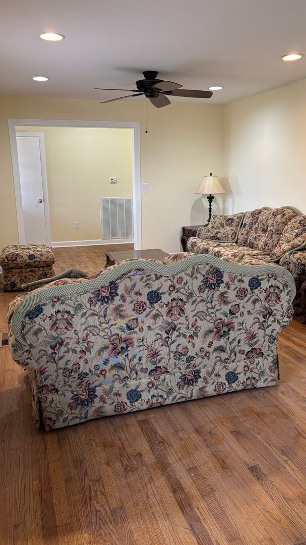 Photo - Large 4 Bedroom House in Quiet Country Setting