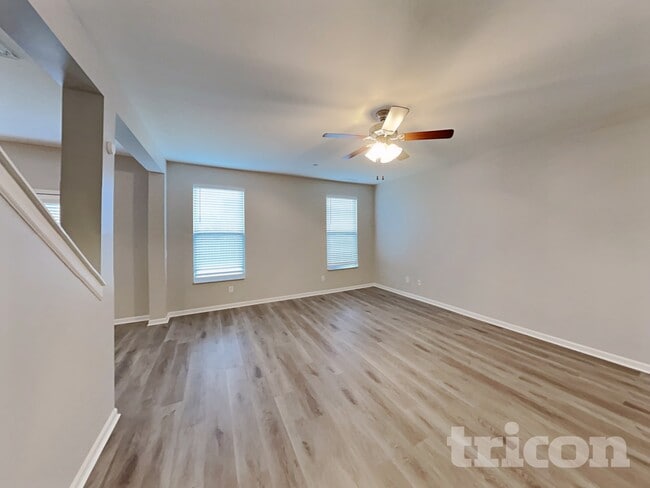 Photo - 1348 Creekside Dr