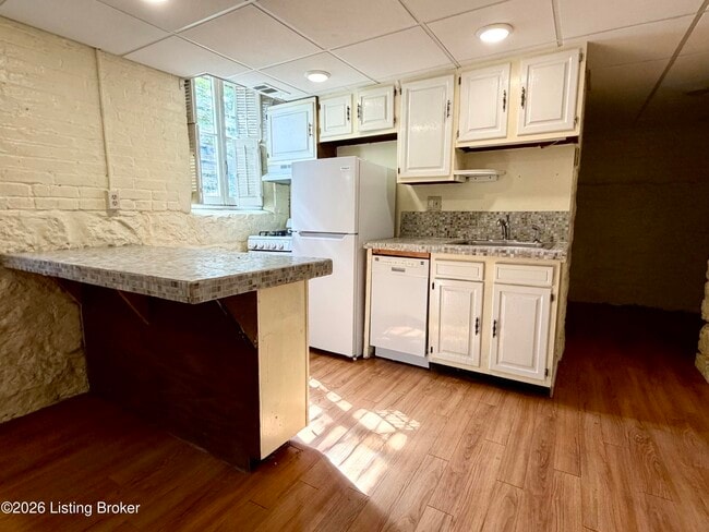 Photo - 500 Belgravia Ct Unit 4