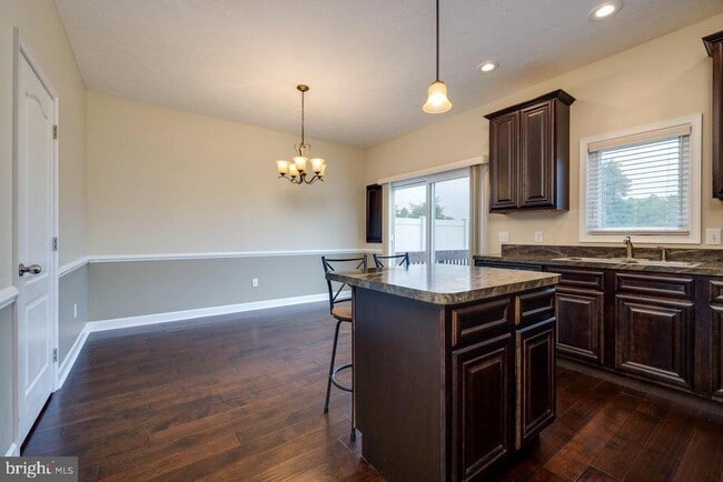 Photo - 102 Cedar Point Ln