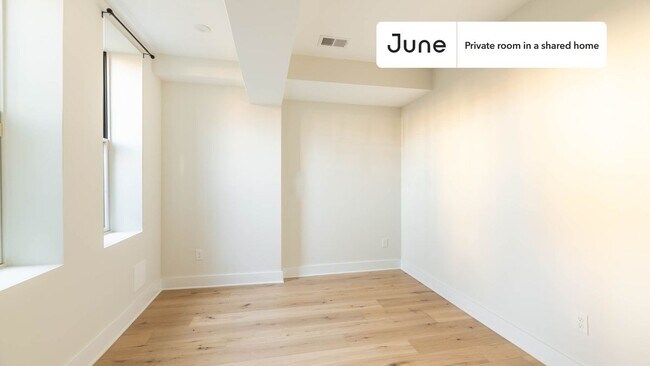 Room in Shared 3 bed/2.5 bath home in Columbia Heights
