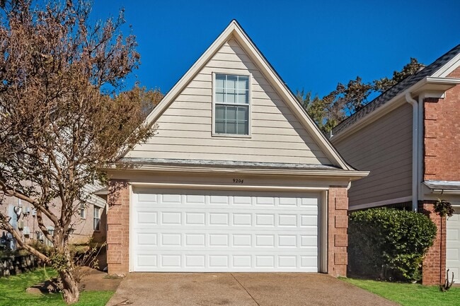 Building Photo - 9204 Lazzini Cove