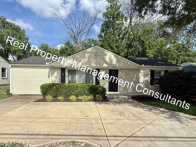 Building Photo - 4 Bed 2 Bath Prairie Village ranch style home!