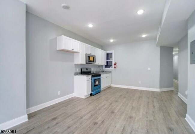 Building Photo - 76 Highland Ave Unit 1 Rental