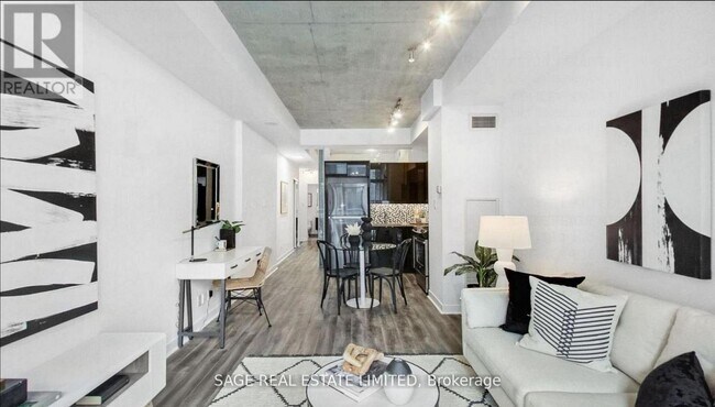 Photo - 127 Queen St E Unité 208