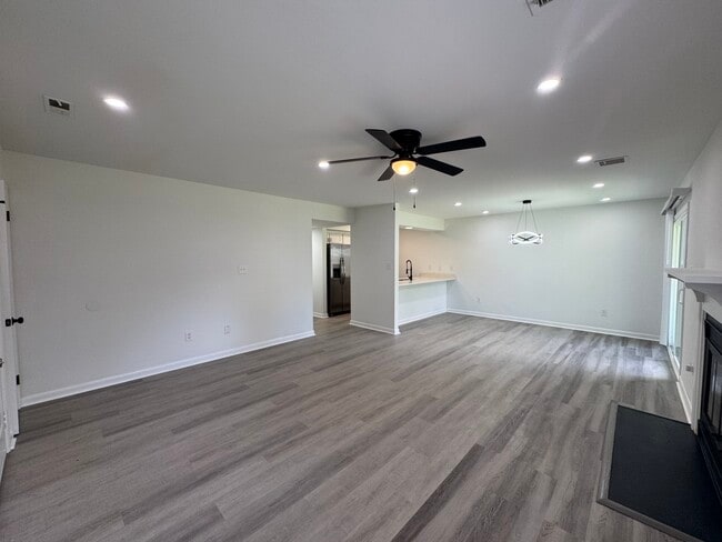 Photo - 113A Roane Drive