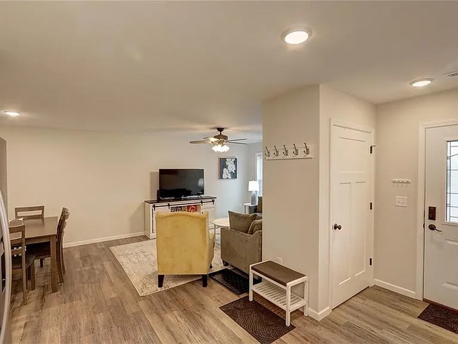 Photo - 10274 N Olker Rd