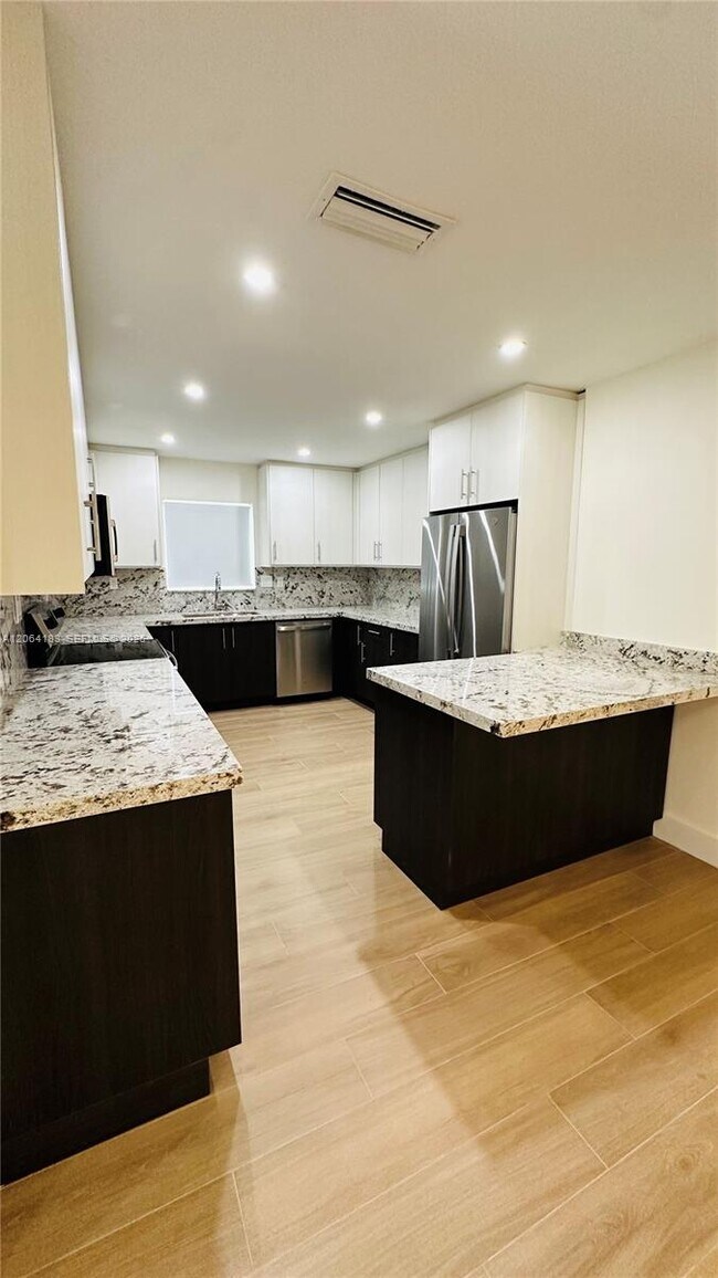 Photo - 4120 SW 69th Ave