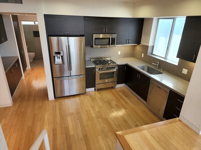 Photo - 742 N Hudson Ave