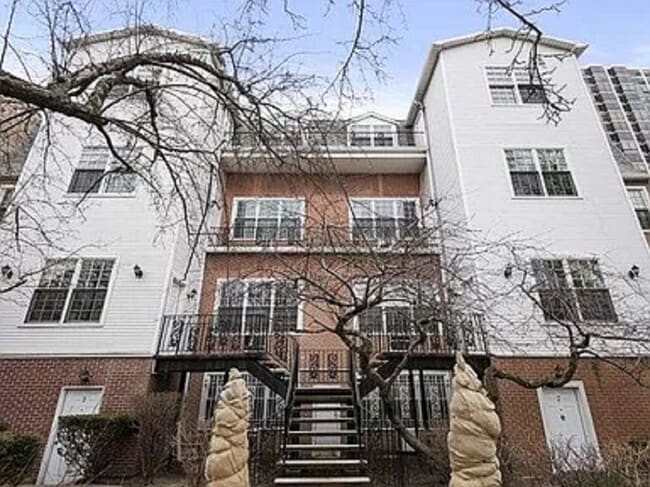Photo - 200 W Menomonee St Unit 14