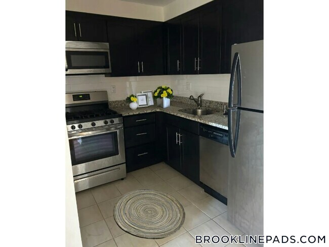 Building Photo - 185 Freeman St