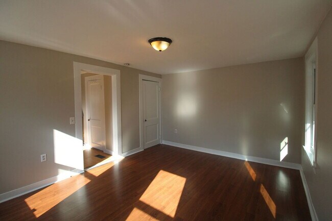 Photo - 48 East Main Street Unidad 1