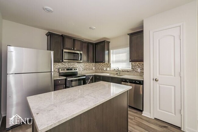 Photo - 111 Palomino Bnd Dr