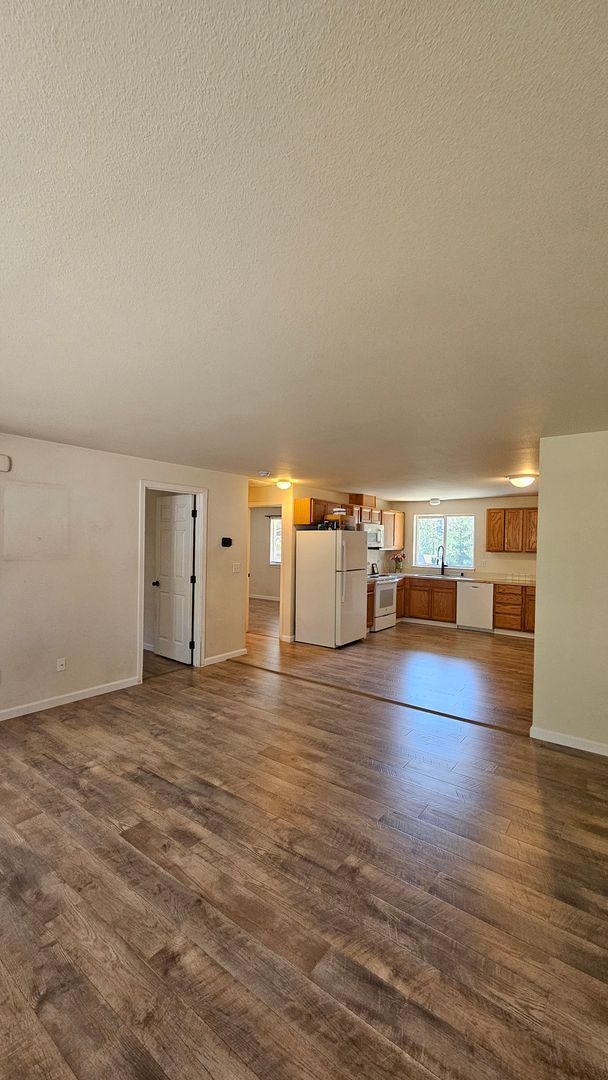 Spacious Duplex with large fenced yard