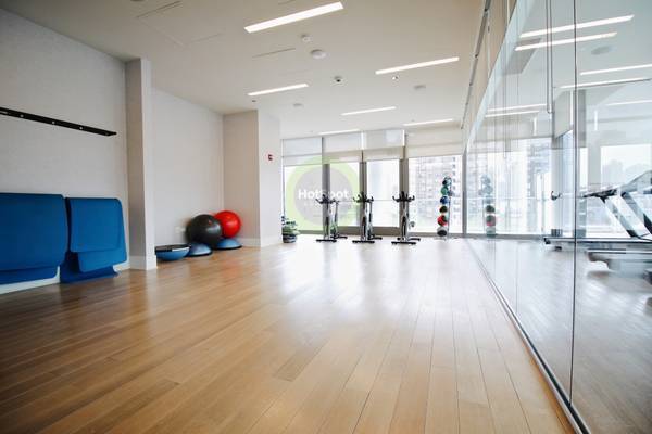 Photo - 347 W Chestnut St