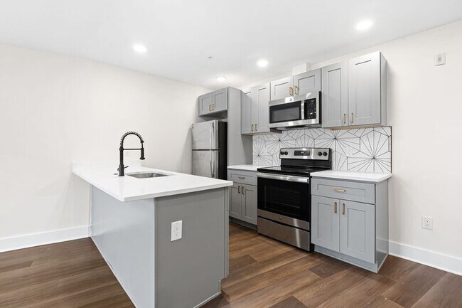 Photo - 7620 Ridge Ave