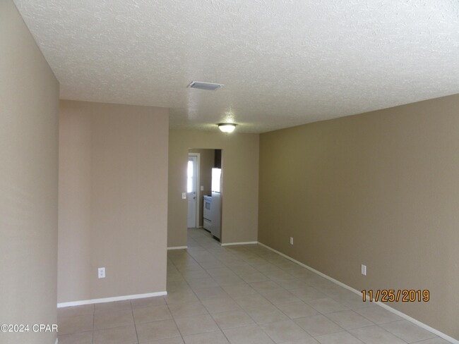 Photo - 1104 W 19th Ct Unit F
