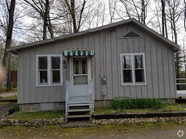 Building Photo - 18 Jay Rd E Rental