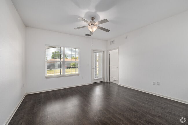 Cortona - 3BR, 2BA - 1,252SF - Living Room