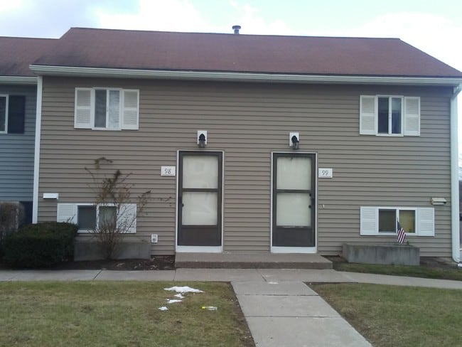 MacArthur Terrace - MacArthur Terrace