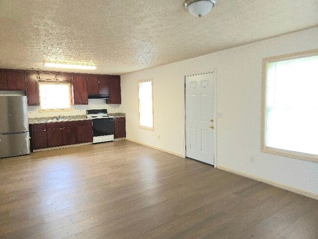 Photo - 402 N 12th St