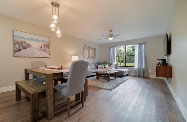 Photo - 13033 Northshire Trail Unit 21