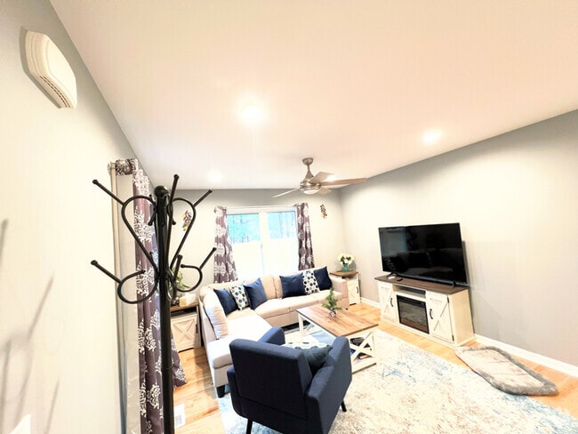 Building Photo - 2420 Middle River Rd Rental