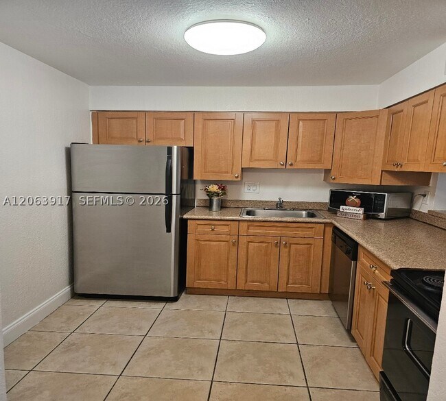 Photo - 5201 Geneva Ct Unit 202
