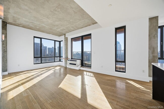 Photo - 225 E 138th St Unit Ph1