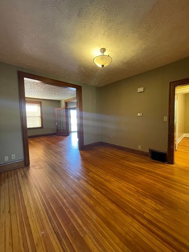Photo - Spacious 2 Bedroom Townhouse!