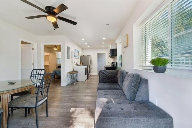 Building Photo - 1006 E 26th Ave