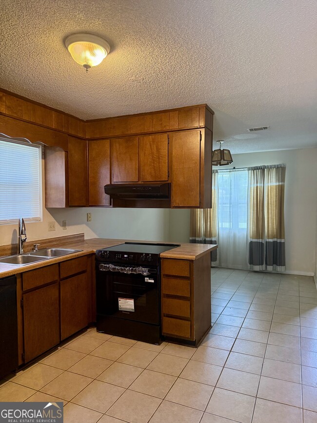 Photo - 104 Woodcarver Trail