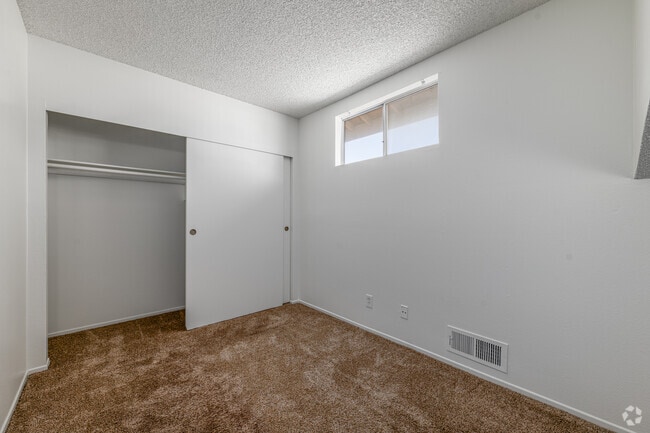 1BR, 1BA - 770SF - Storage