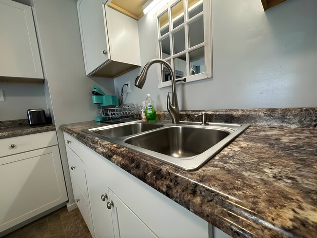 Photo - 108 W Grand Ave