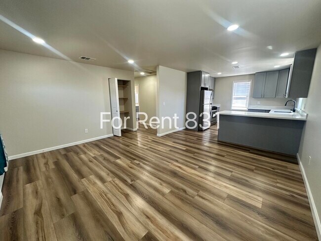 Photo - 11021 Haight St