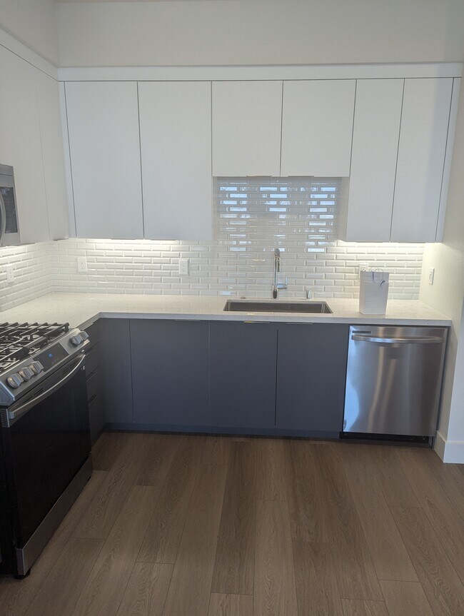 Photo - 3698 Vision Cmn