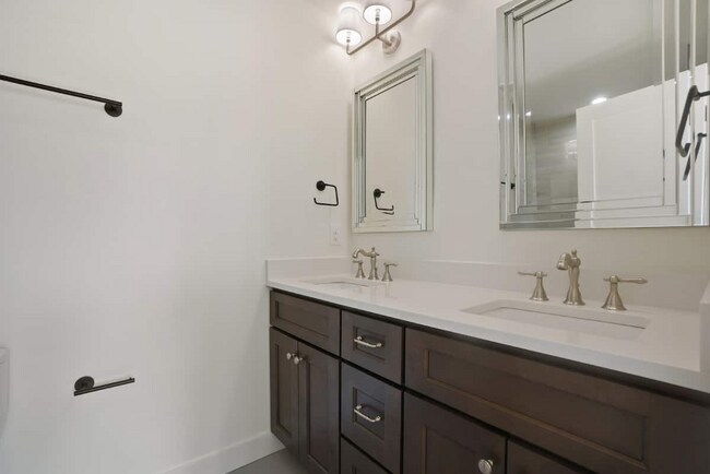 Photo - 243 Missouri Ave NW