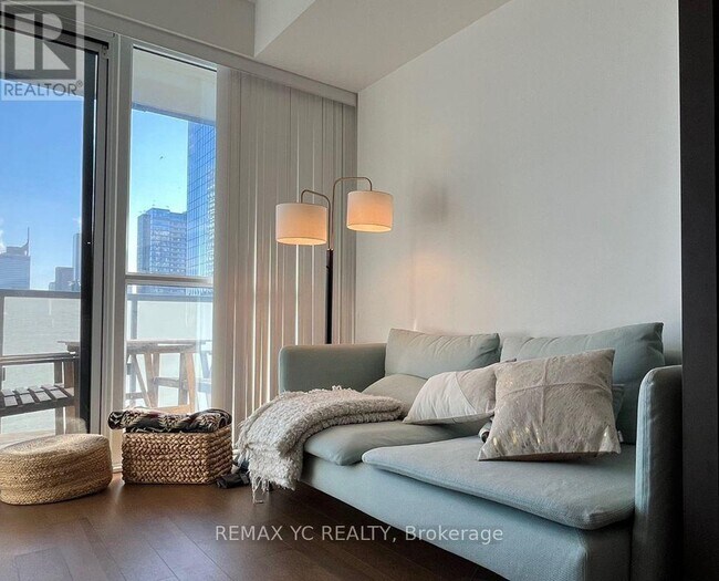 Photo - 15 Grenville St Unit 2102