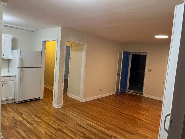 Photo - 4217 Colebrook Rd